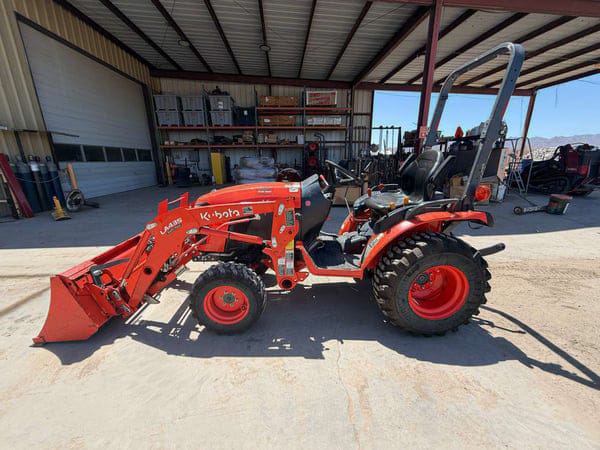 Kubota B2601 Equipment Image0