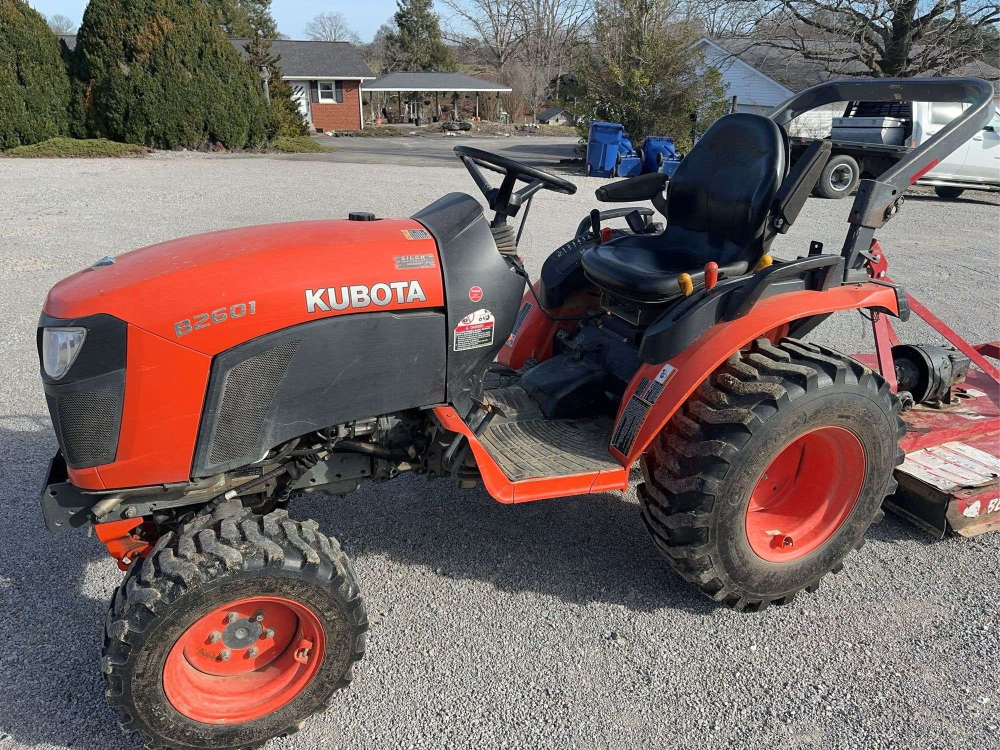 Kubota B2601 Equipment Image0