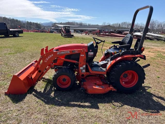Image of Kubota B2601 equipment image 4