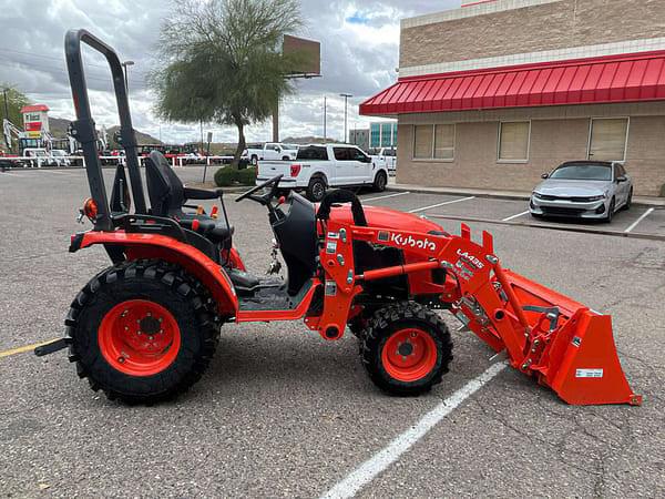 Image of Kubota B2601HSD equipment image 1