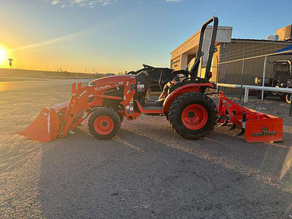 Image of Kubota B2601HSD equipment image 4