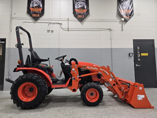 Image of Kubota B2601HSD equipment image 4