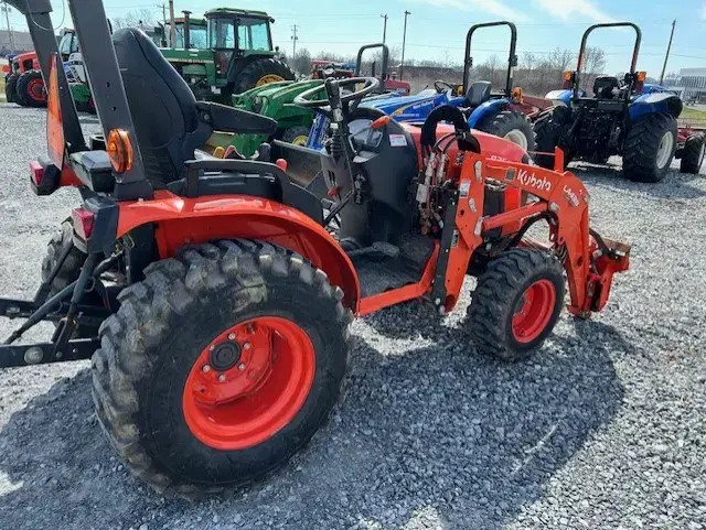 Image of Kubota B2601HSD equipment image 4