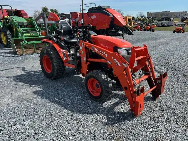 Image of Kubota B2601HSD equipment image 3