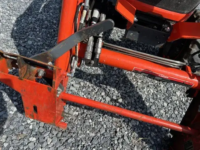 Image of Kubota B2601HSD equipment image 2