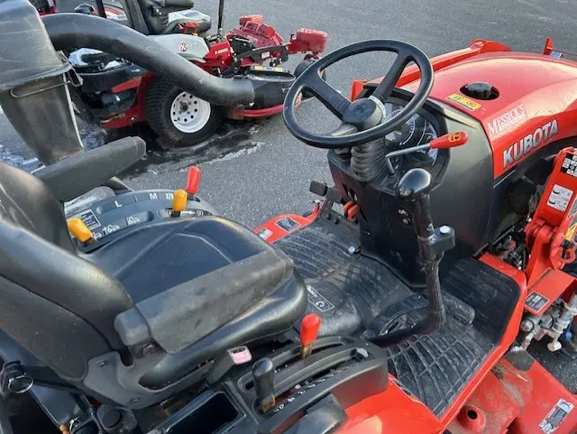 Image of Kubota B2601HSD equipment image 4