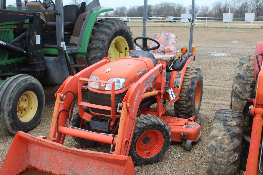 Main image Kubota B2620