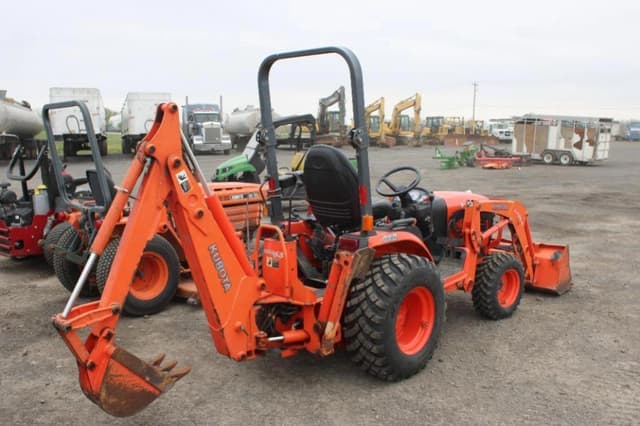 Image of Kubota B2620 equipment image 2