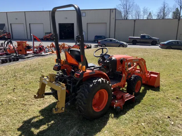 Image of Kubota B2620HSD equipment image 2