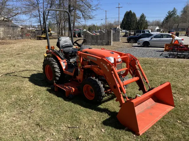 Image of Kubota B2620HSD equipment image 3