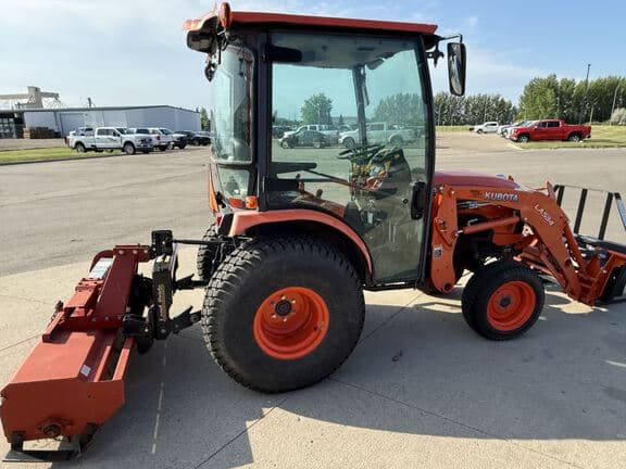 Image of Kubota B2650 equipment image 3