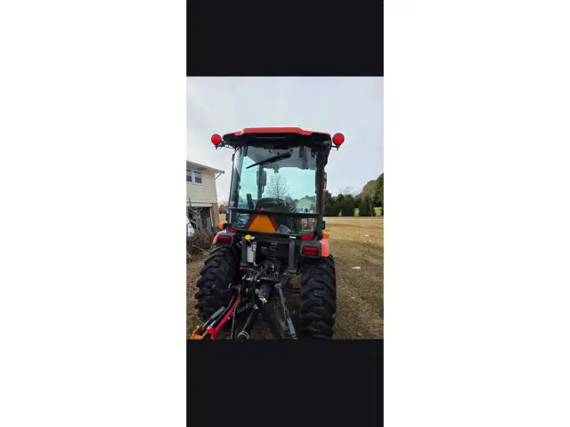 Image of Kubota B2650HSDC equipment image 3