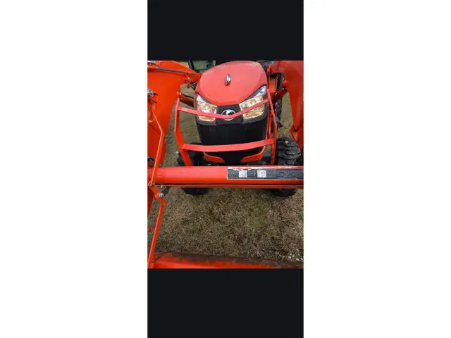 Image of Kubota B2650HSDC equipment image 4