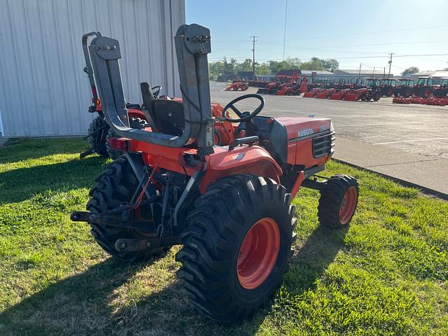 Image of Kubota B2710 equipment image 2