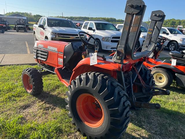 Image of Kubota B2710 equipment image 4