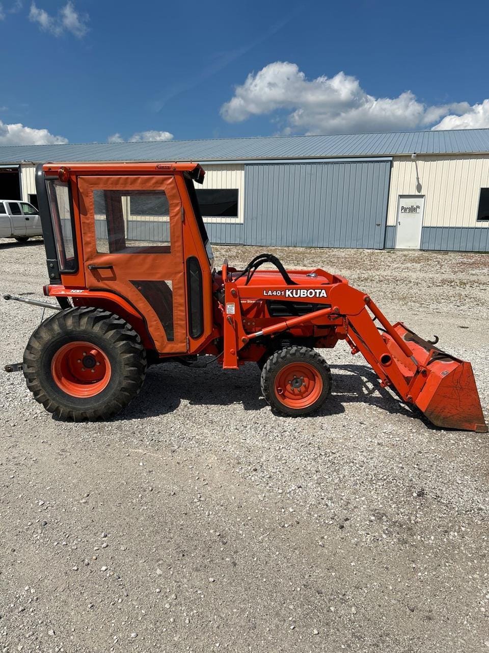 Kubota B2710 Equipment Image0