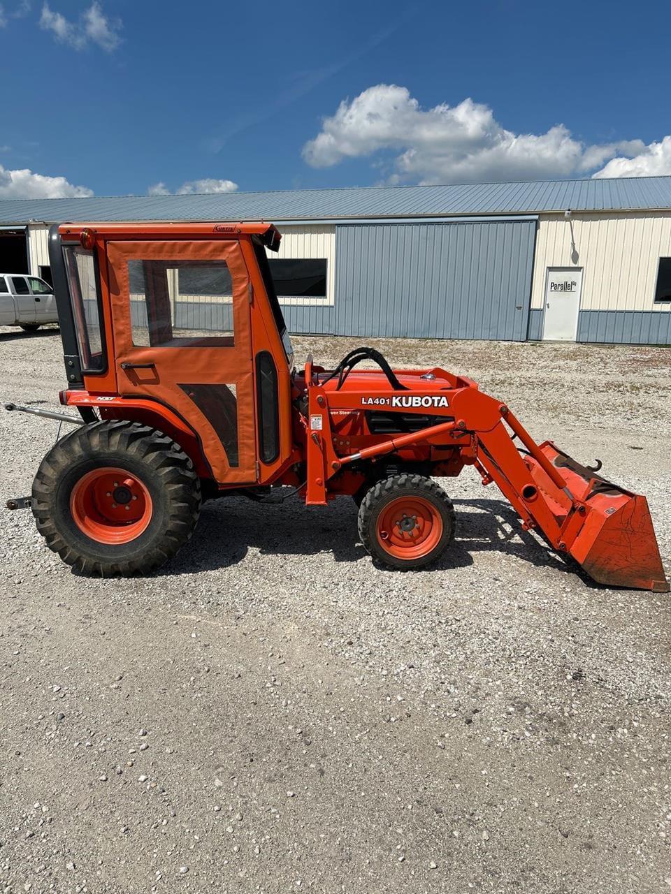 Image of Kubota B2710 Primary image