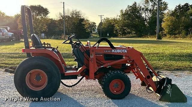 Image of Kubota B2710 equipment image 3