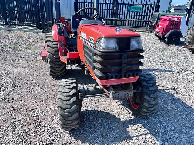 Image of Kubota B2910 equipment image 4