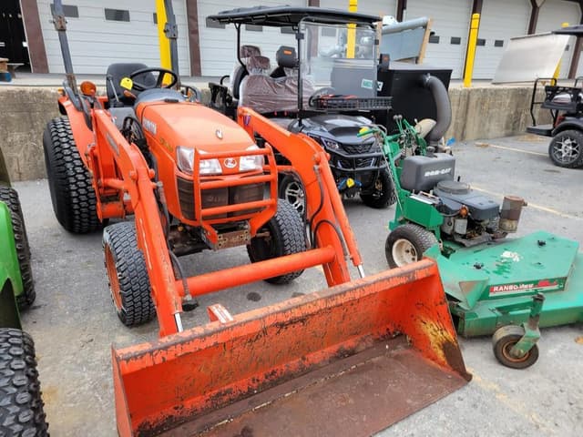 Image of Kubota B3030 equipment image 2