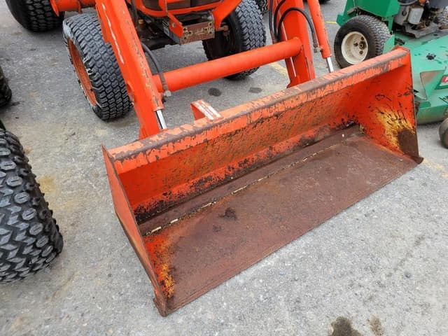 Image of Kubota B3030 equipment image 3