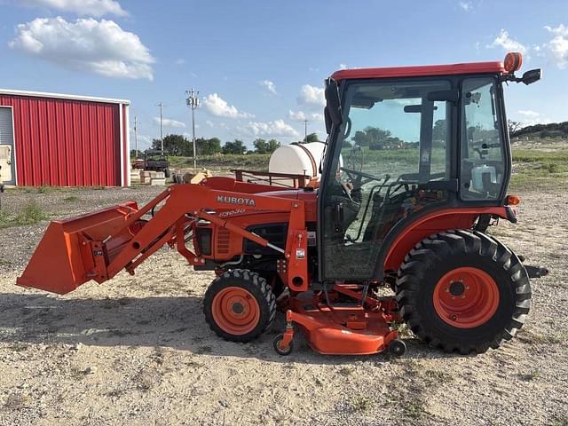 Image of Kubota B3030 equipment image 1