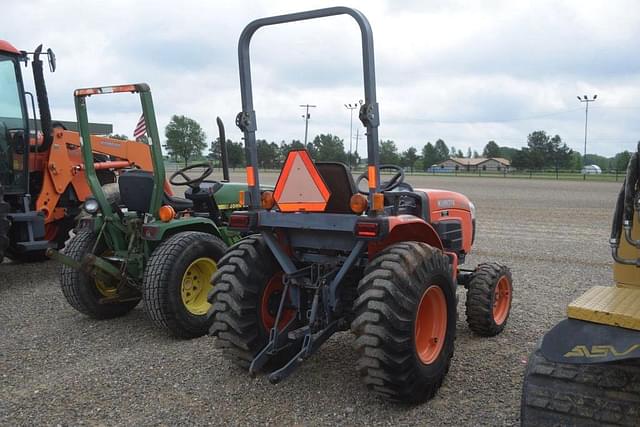 Image of Kubota B3200 equipment image 2