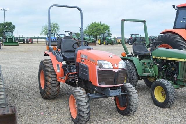 Image of Kubota B3200 equipment image 3