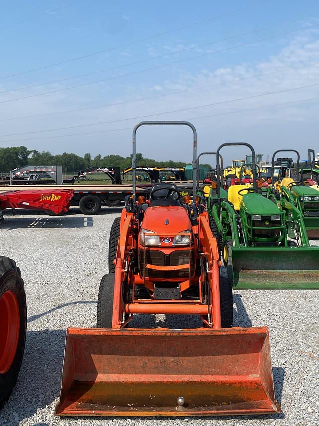 Image of Kubota B3200 equipment image 2