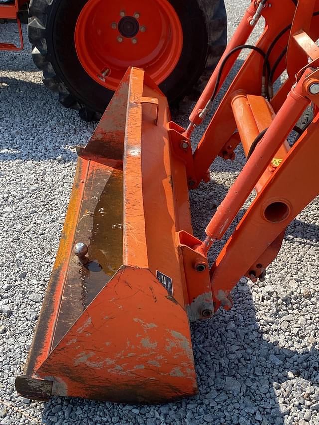 Image of Kubota B3200 equipment image 4
