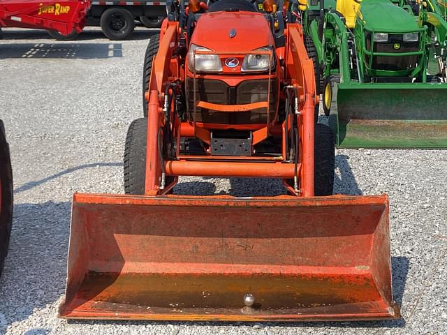 Image of Kubota B3200 equipment image 3