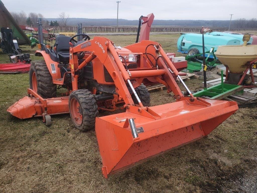 Main image Kubota B3200