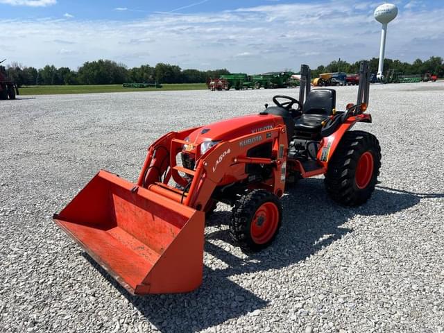 Image of Kubota B3200 equipment image 1