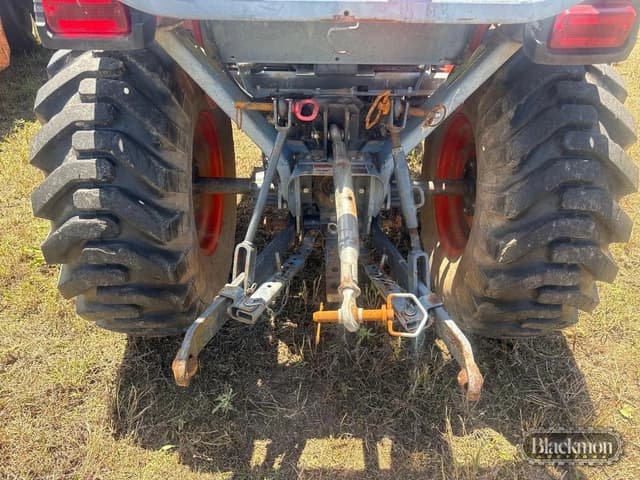 Image of Kubota B3200 equipment image 4