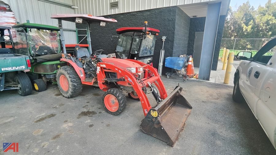 Kubota B3200 Equipment Image0