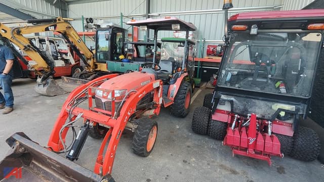 Image of Kubota B3200 equipment image 1
