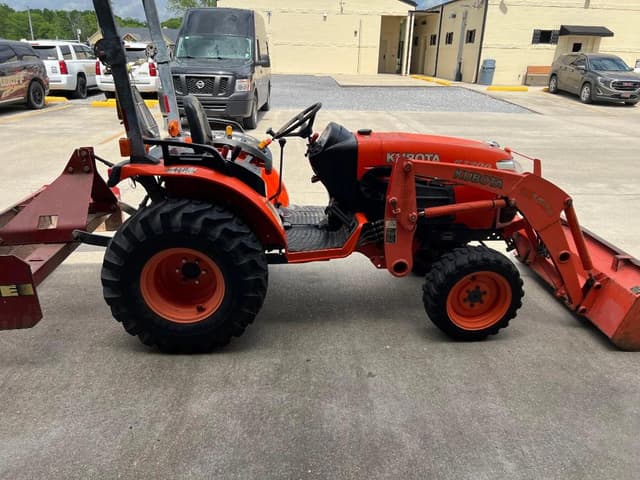 Image of Kubota B3200 equipment image 3