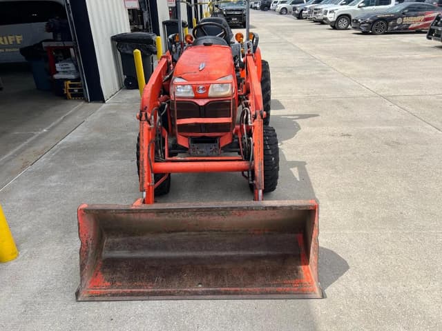 Image of Kubota B3200 equipment image 1