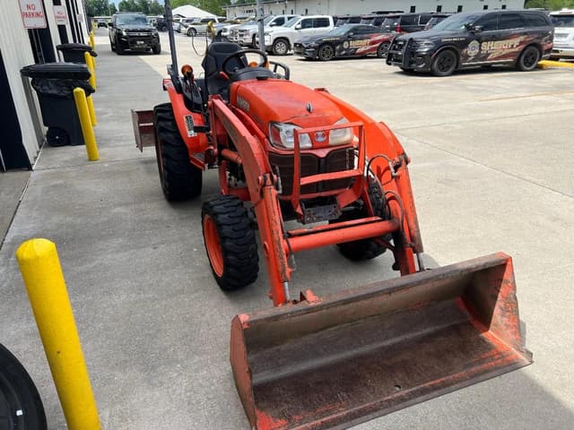 Image of Kubota B3200 equipment image 2