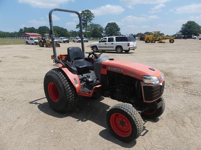 Image of Kubota B3200 equipment image 1