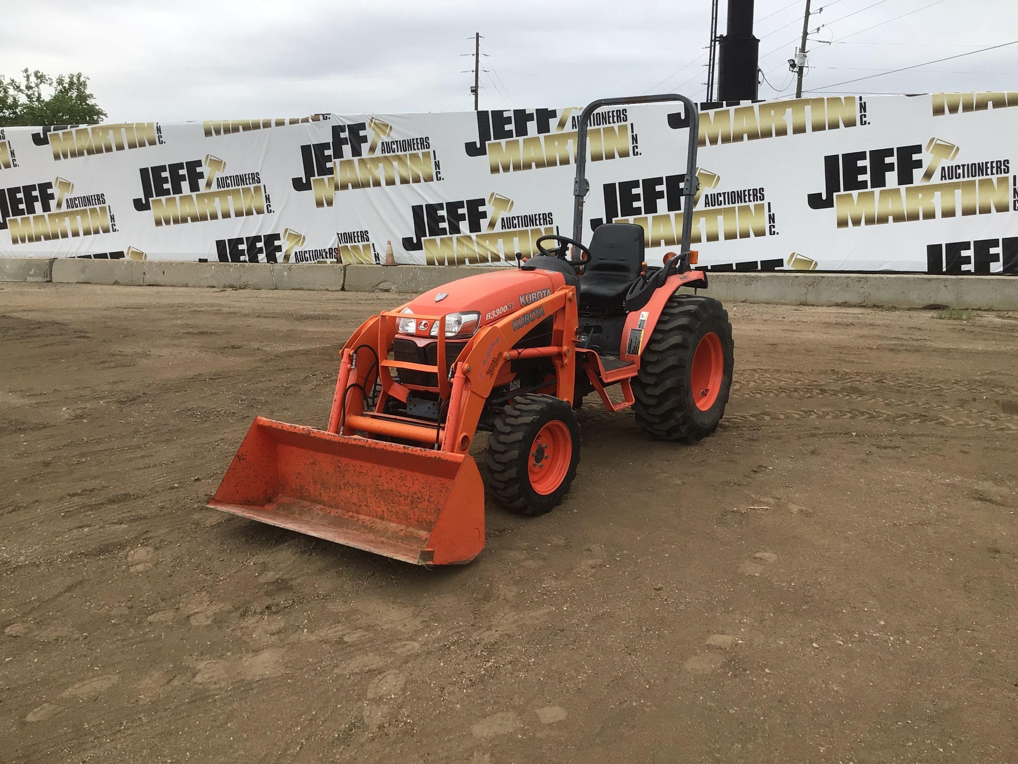 Main image Kubota B3300SU