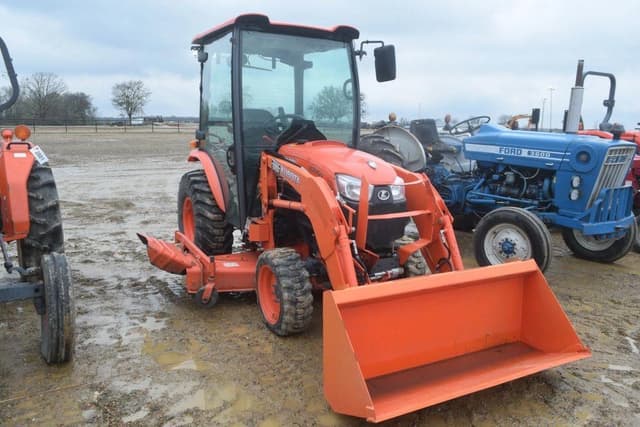 Image of Kubota B3350 equipment image 3