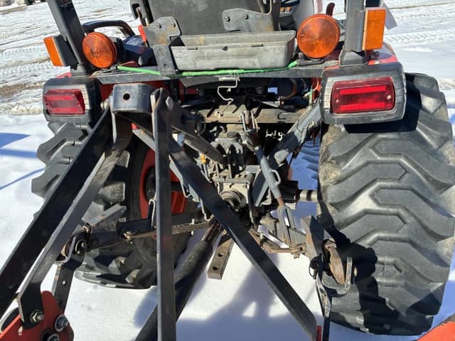 Image of Kubota B3350 equipment image 4