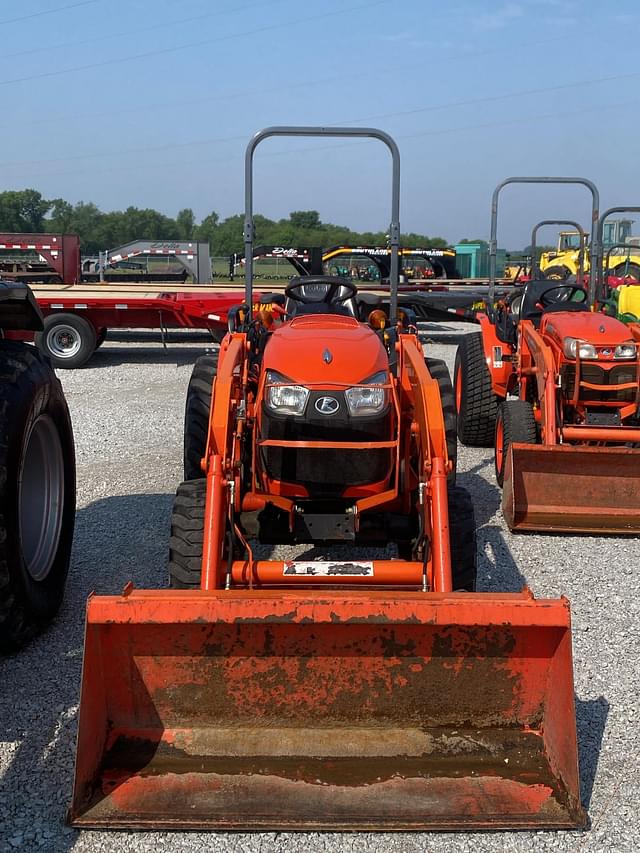 Image of Kubota B3350 equipment image 2