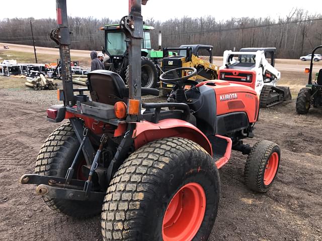 Image of Kubota B3350 equipment image 4