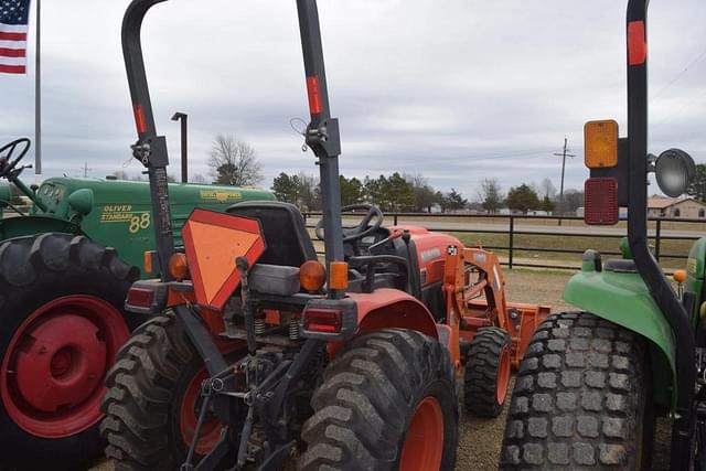 Image of Kubota B3350 equipment image 2