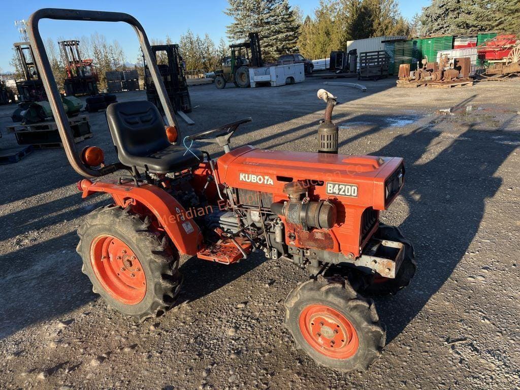 Main image Kubota B4200