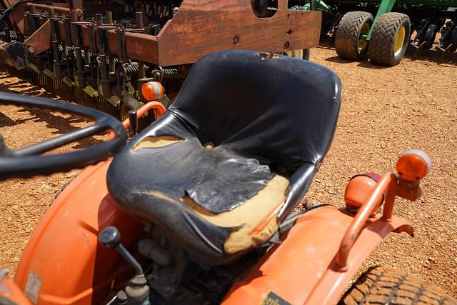 Image of Kubota B5100 equipment image 3