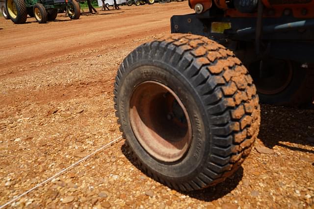 Image of Kubota B5100 equipment image 2