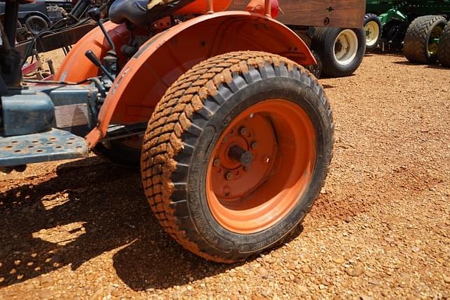 Image of Kubota B5100 equipment image 1